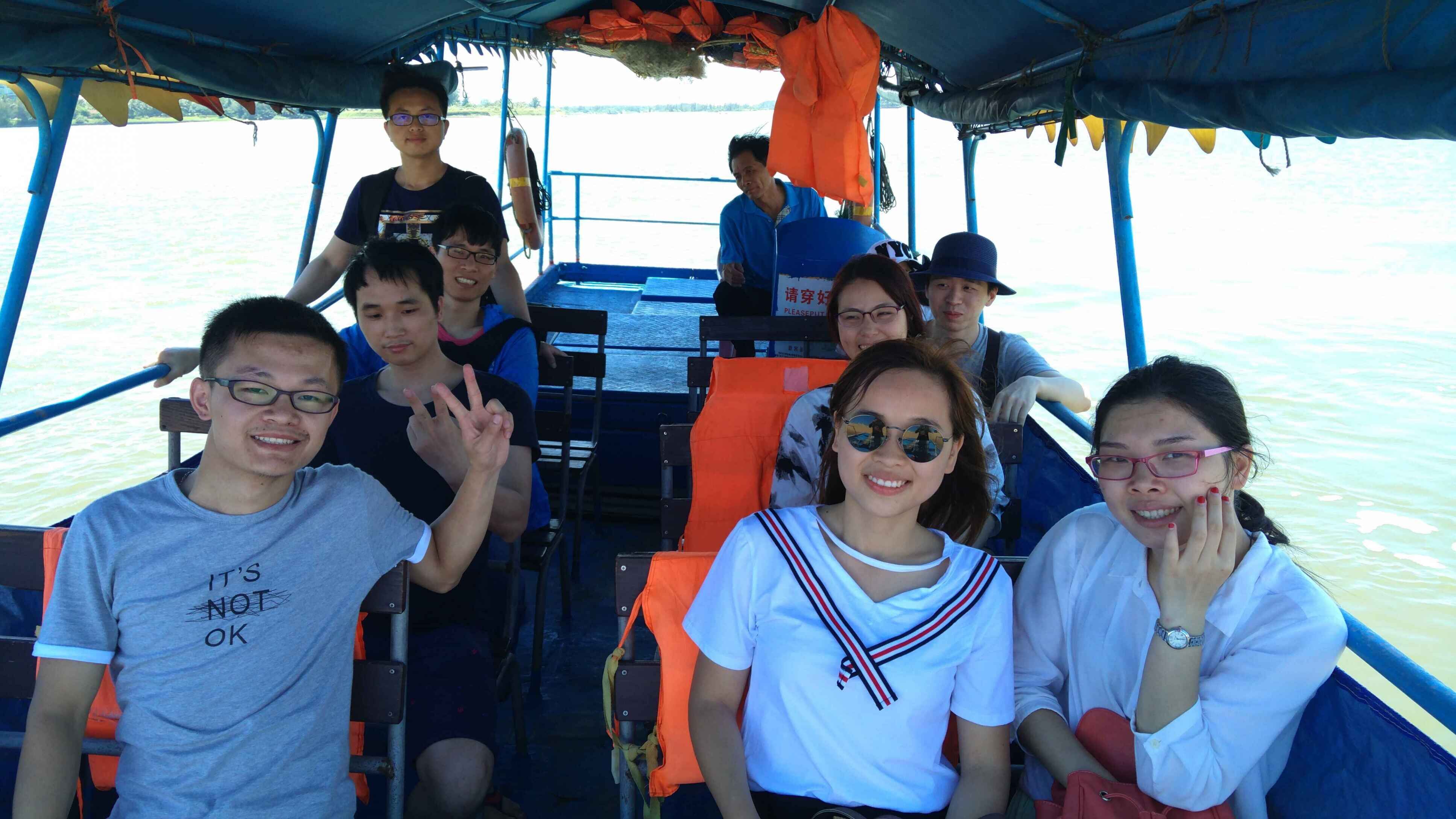 輝駿生物員工海南旅游.jpg 輝駿生物員工海南旅游.jpg